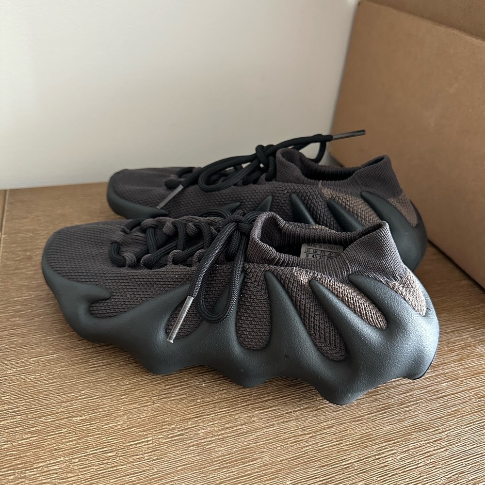 Yeezy 450 Dark Slate men’s size 5